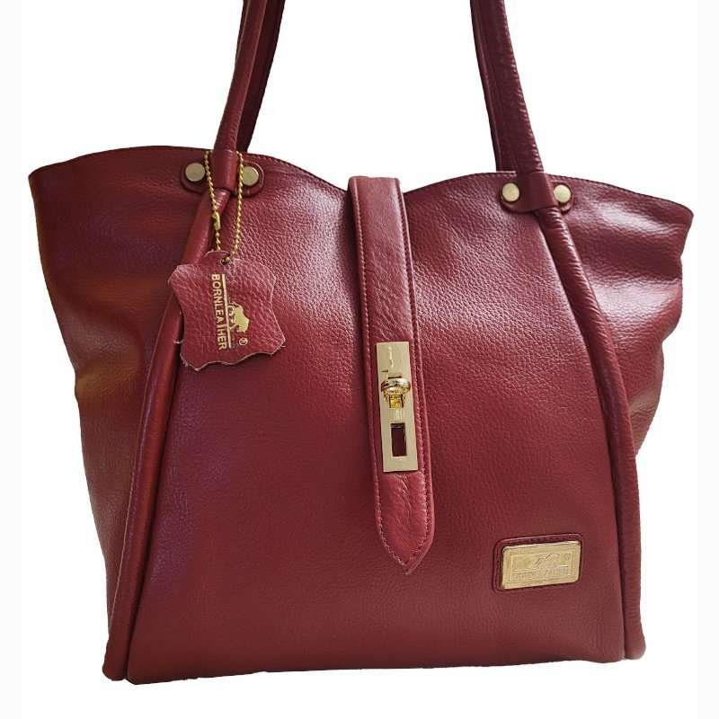 Magnifique Women's Tote Bag in Red